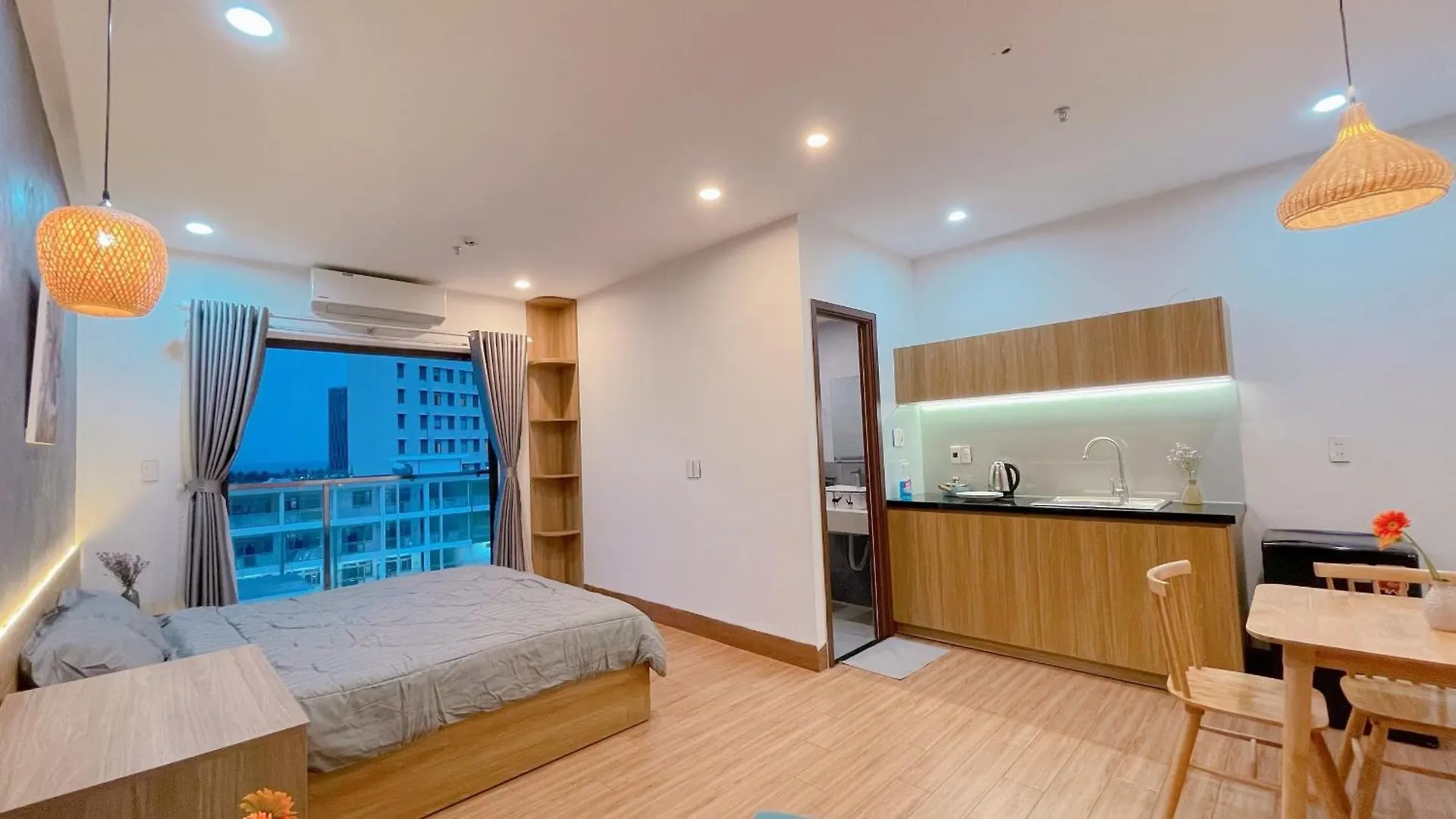 Reveur Apartment Da Nang 0*,